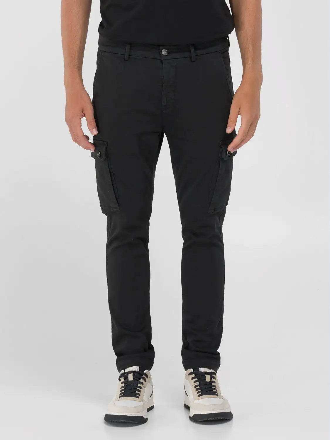 Hyperflex Jaan Slim Fit Cargo Jeans - Black