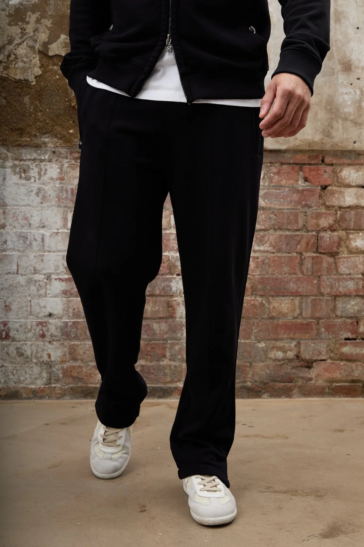 Prince Split Hem Sweatpants - Black