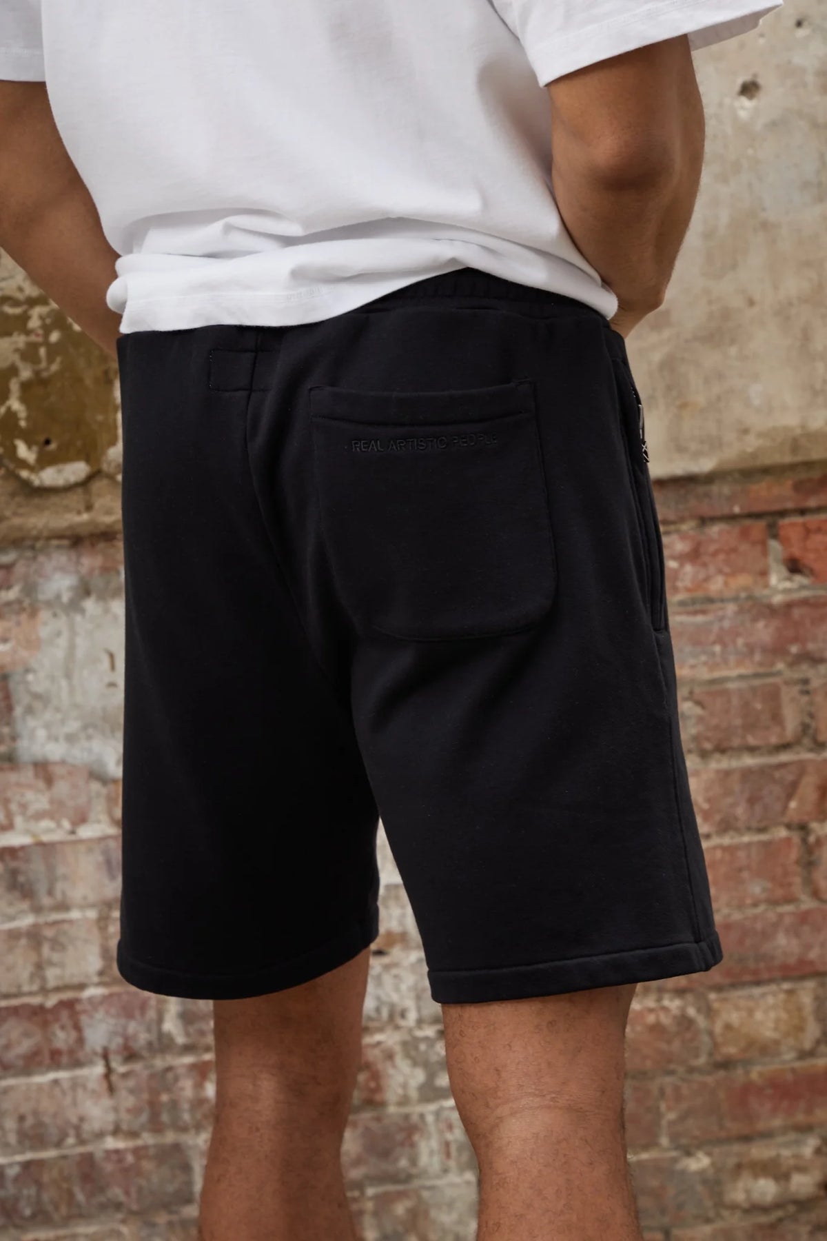 Crown Icon Short - Black
