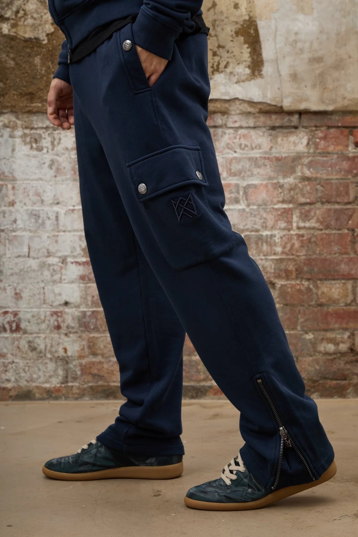 Crown Cargo Sweatpants - Navy